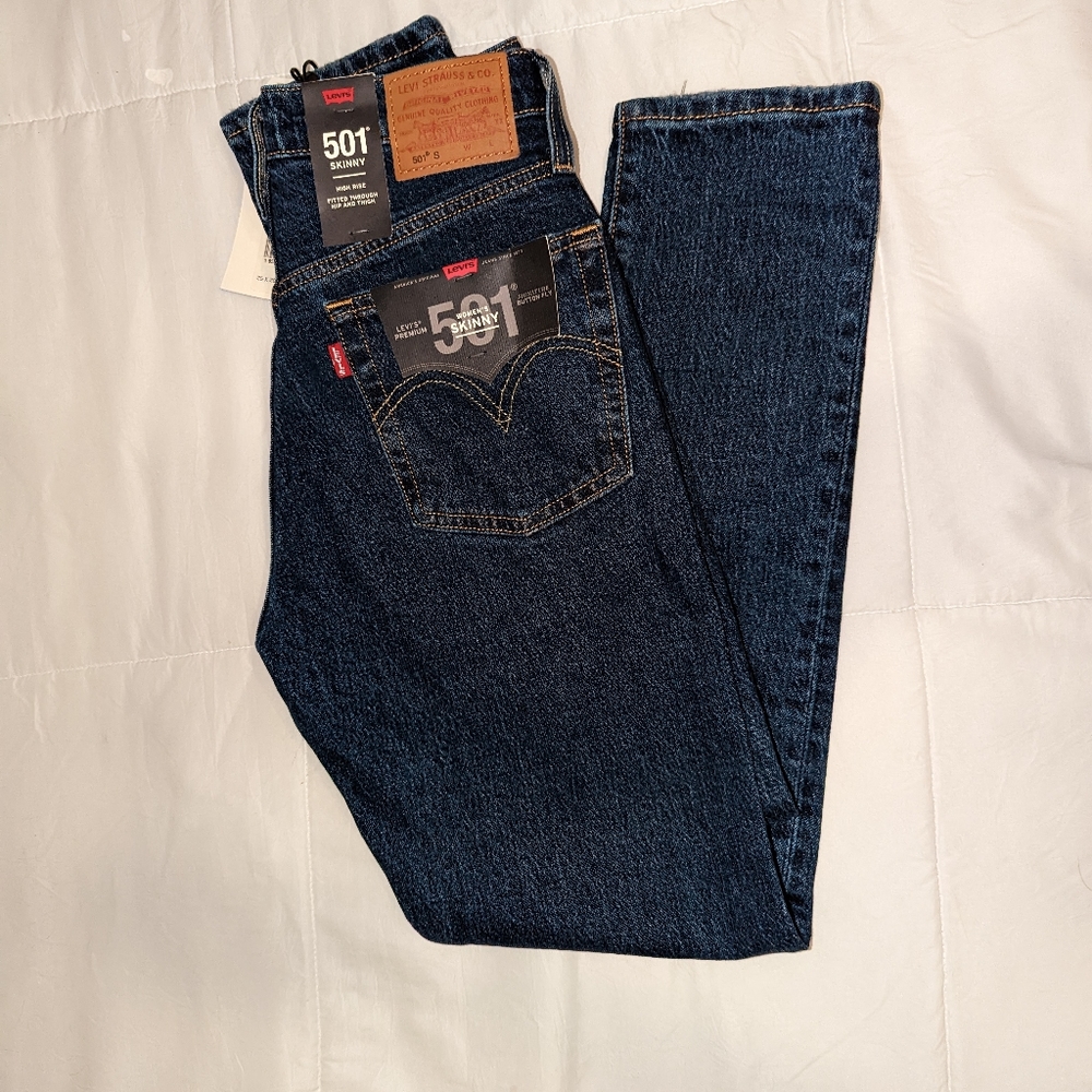 Levi's 501 High Rise Skinny / Straight Fit